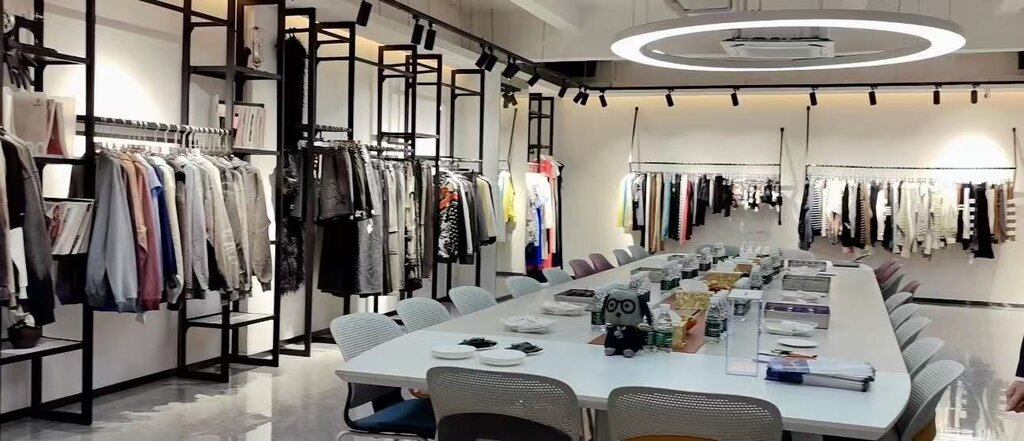 Showroom Style Selection for a Multi-Category Retail Range